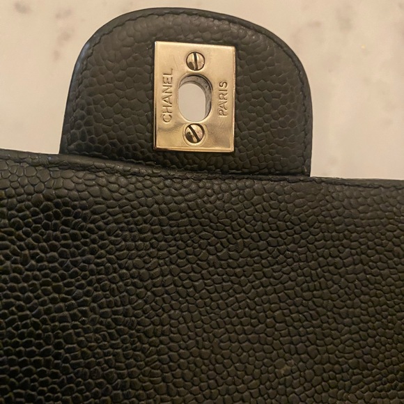 Classic Vintage Chanel Bag - Picture 6 of 8